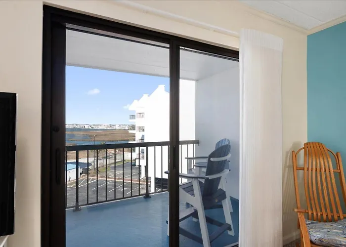 With Outdoor Pool And Balcony! * Ocean City