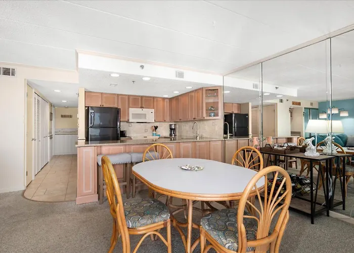 With Outdoor Pool And Balcony! Holiday home *