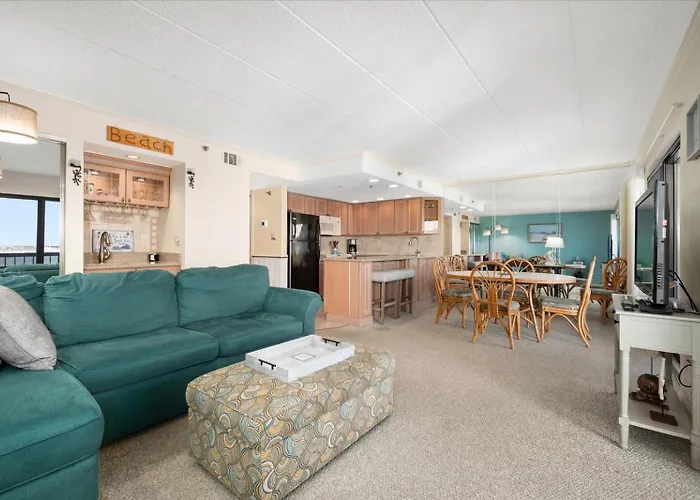 With Outdoor Pool And Balcony! *