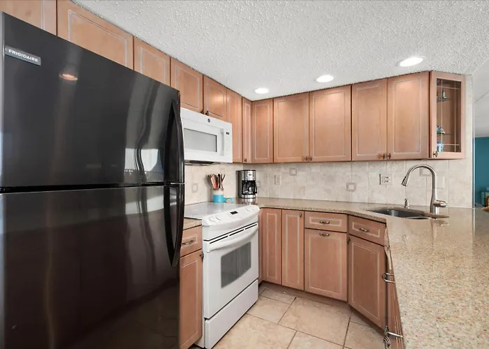 With Outdoor Pool And Balcony! * Ocean City