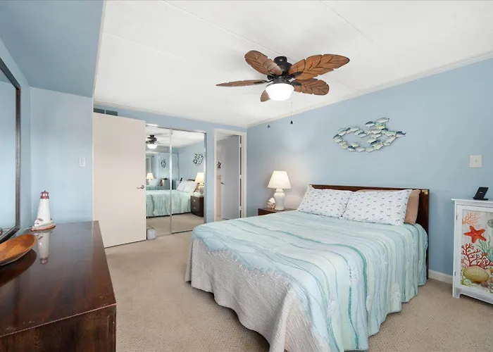 With Outdoor Pool And Balcony! Ocean City