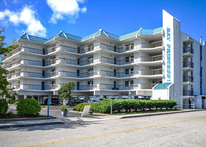 With Outdoor Pool And Balcony! * Ocean City